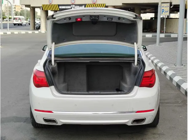 Car image 31