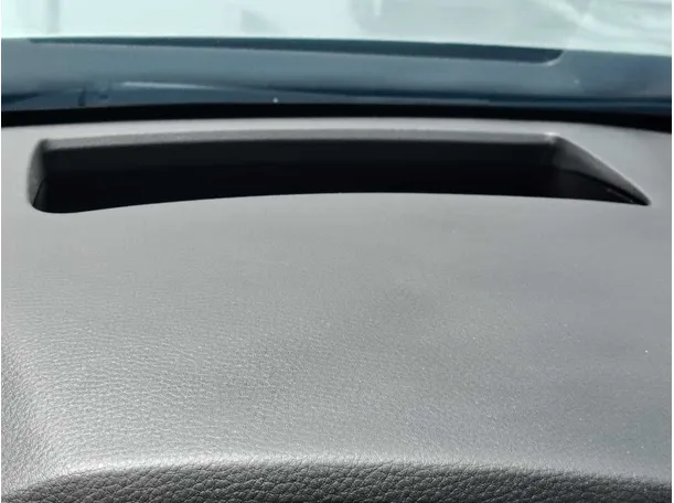 Car image 35