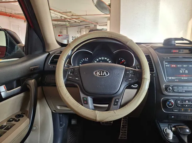 Car image 14