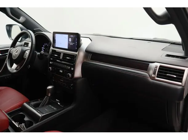 Car image 10