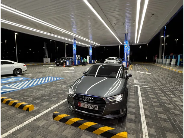 Car image 8