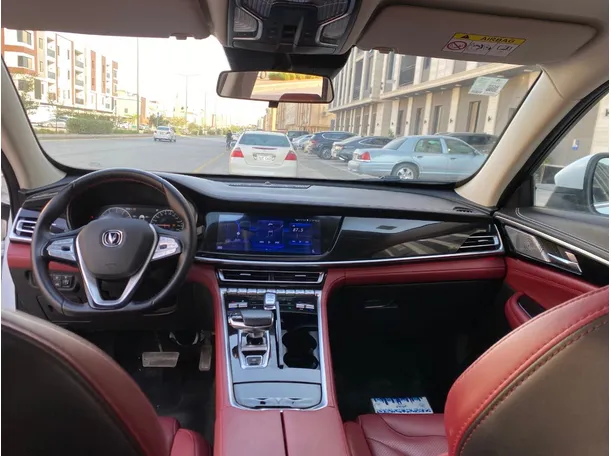 Car image 15