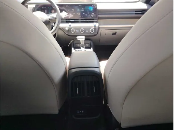 Car image 28