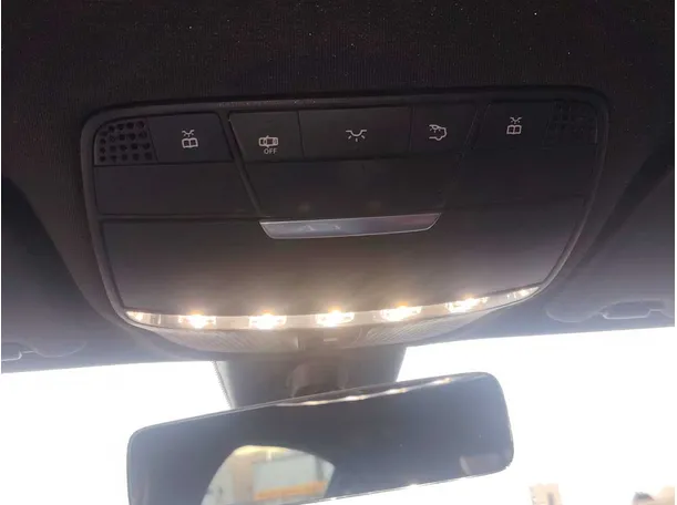 Car image 24