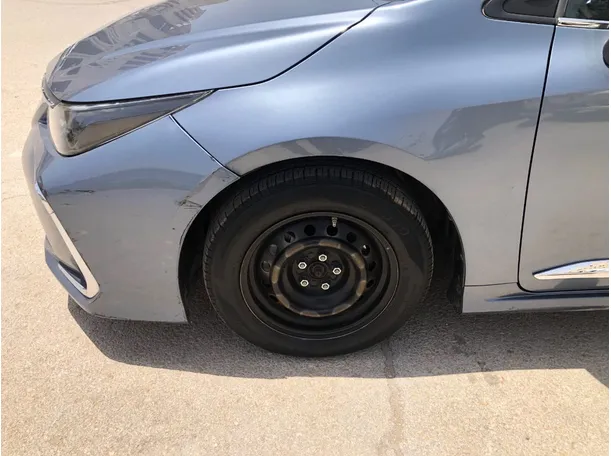 Car image 9