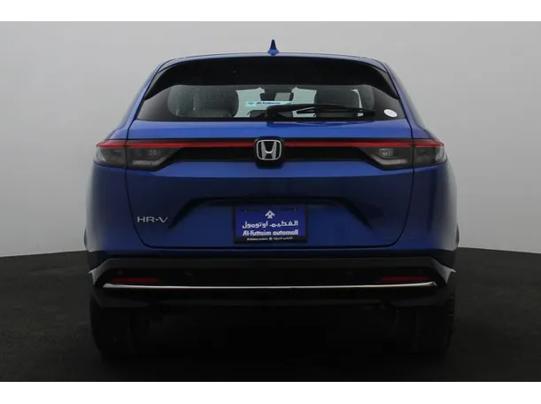 Car image 12