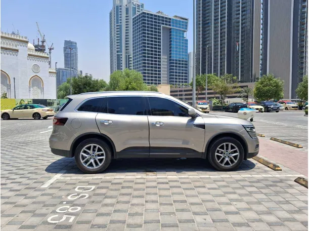 Car image 8