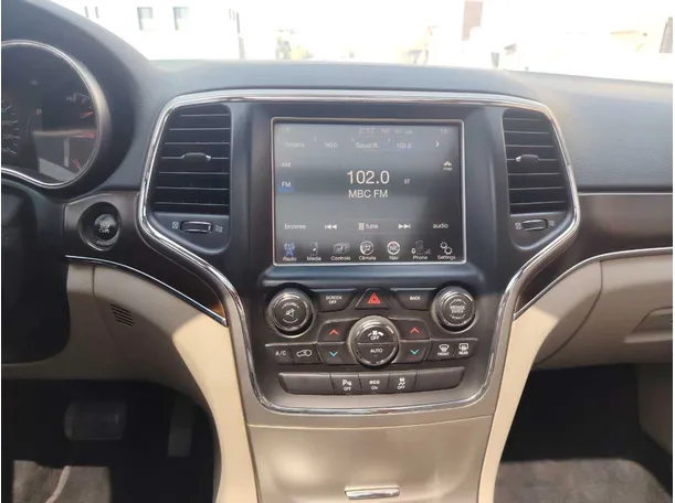 Car image 18