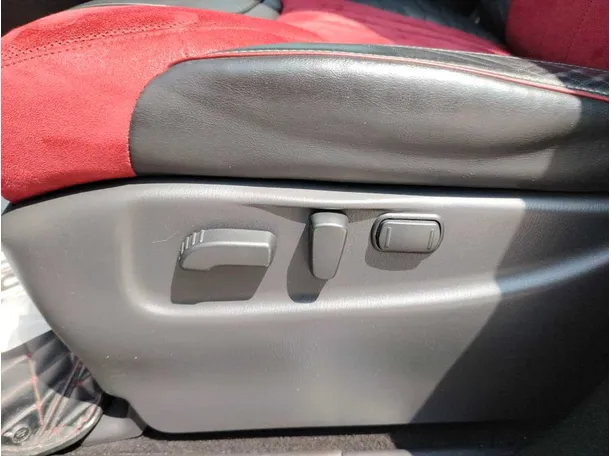 Car image 38
