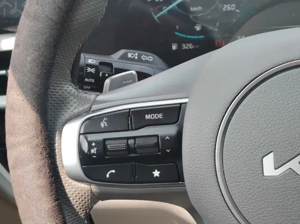 Car image 29