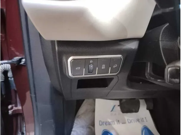 Car image 40