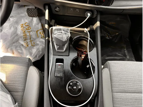 Car image 18