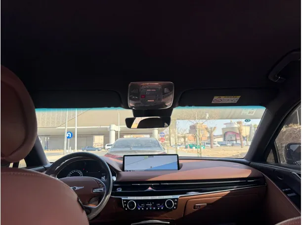 Car image 14