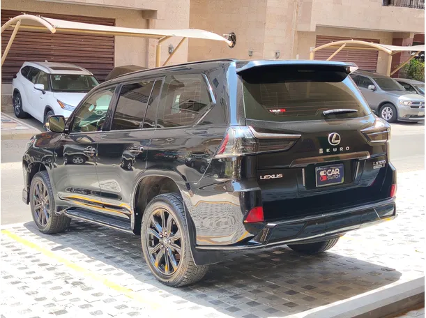 Car image 7