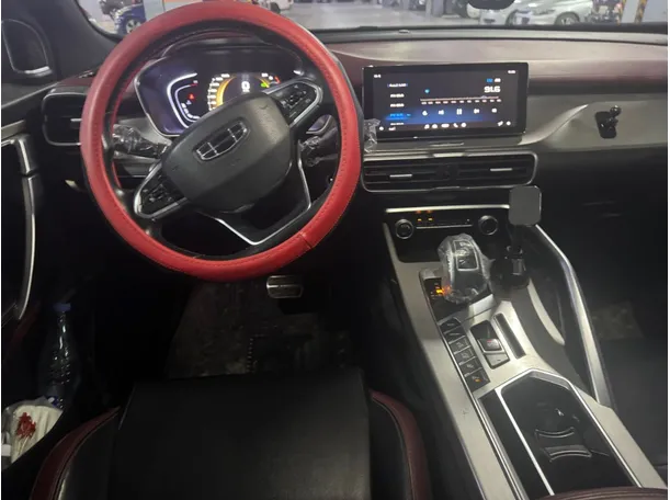 Car image 17