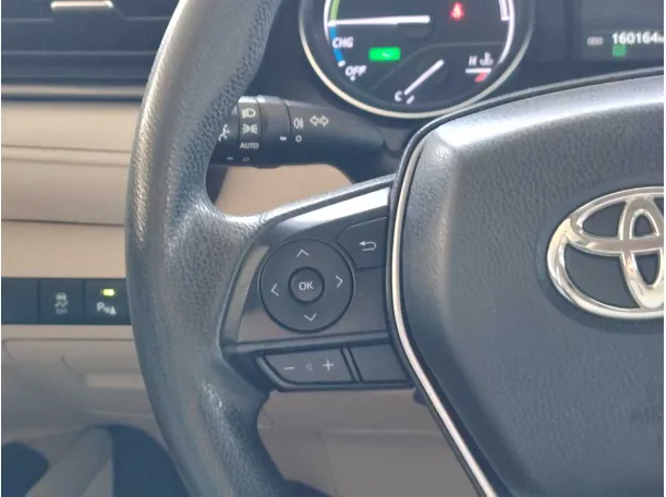Car image 26