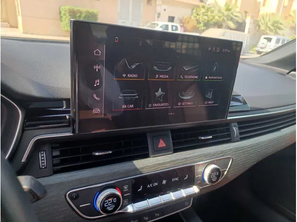 Car image 17