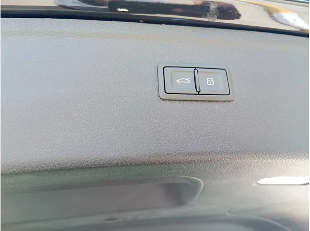 Car image 35