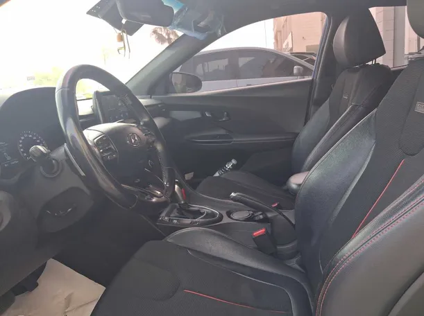 Car image 12