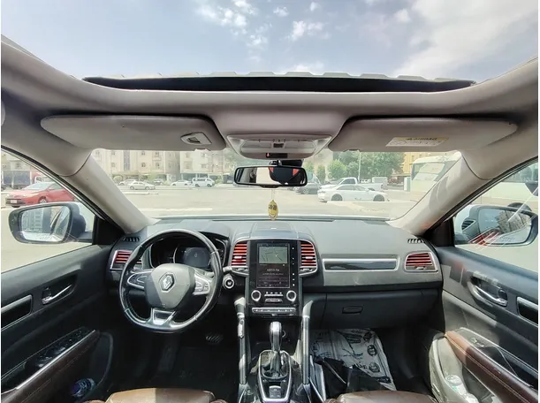 Car image 17