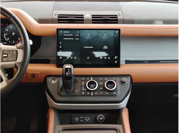 Car image 19