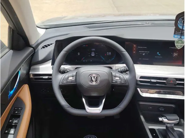 Car image 23