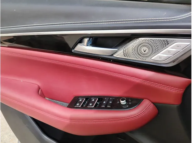 Car image 33