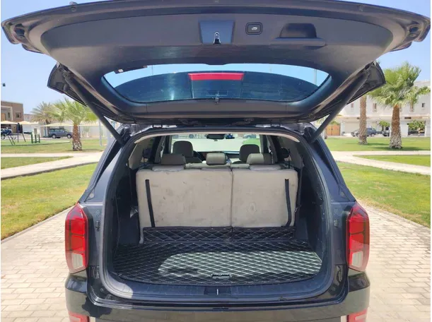 Car image 26