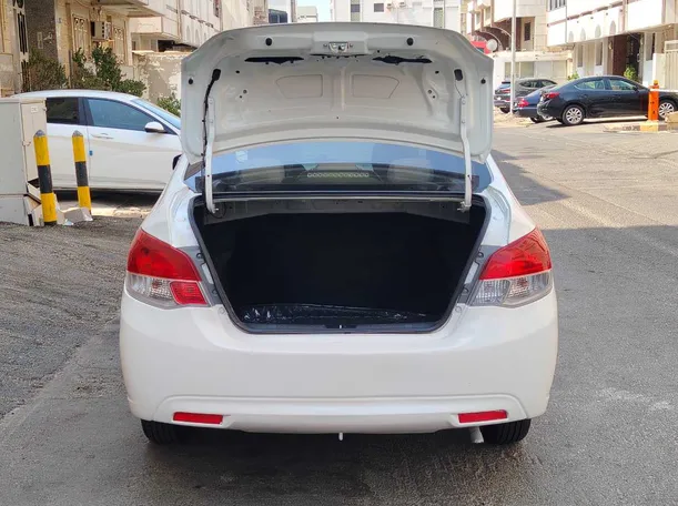 Car image 24