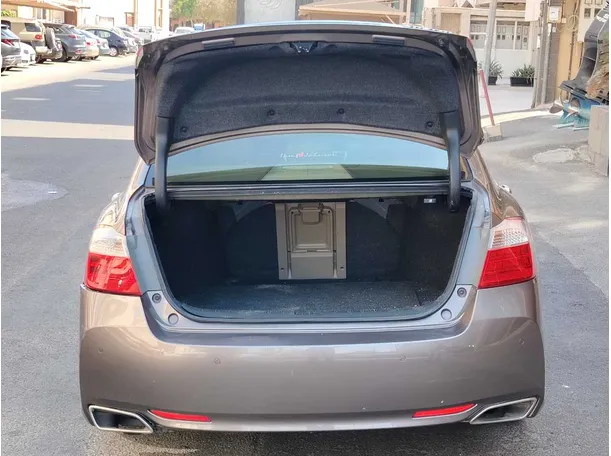 Car image 28