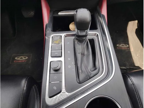 Car image 19