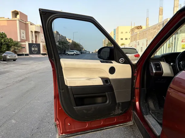 Car image 10