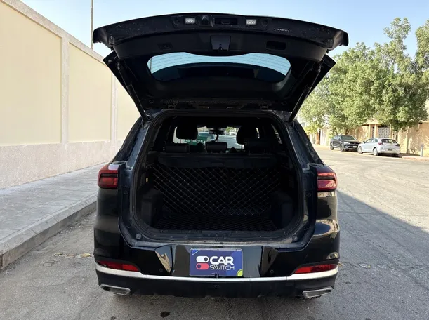 Car image 24