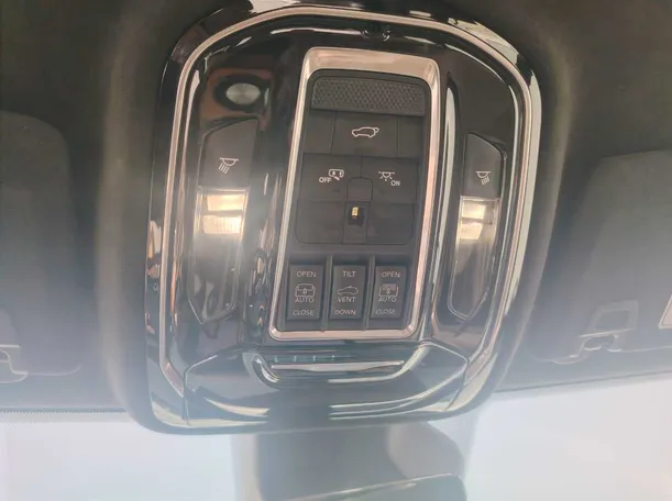 Car image 40