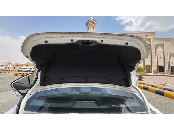 Car image 22