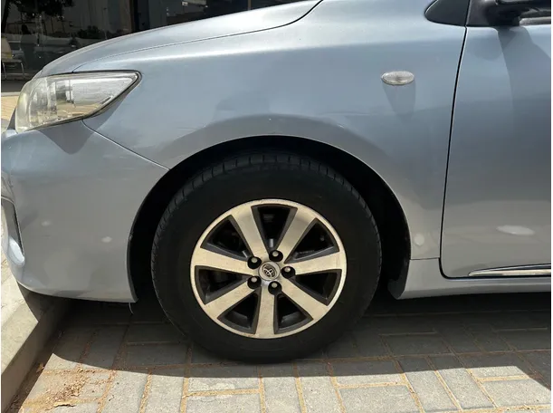 Car image 9