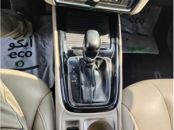 Car image 25