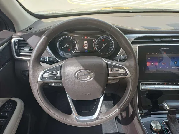Car image 17