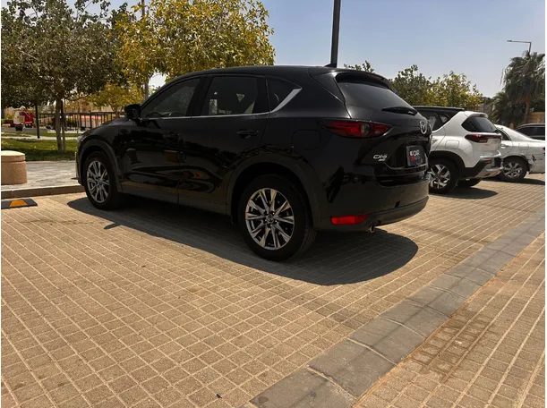 Car image 7