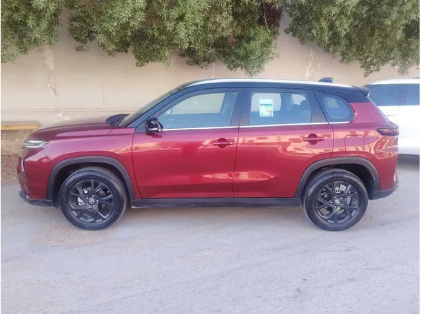 Car image 8