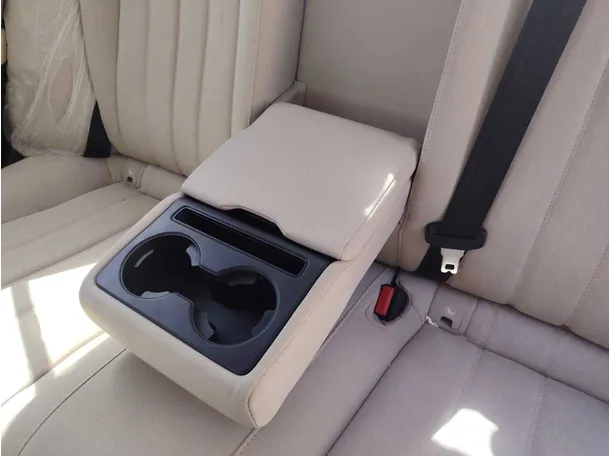 Car image 28