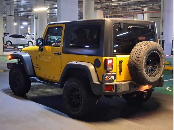 Car image 7