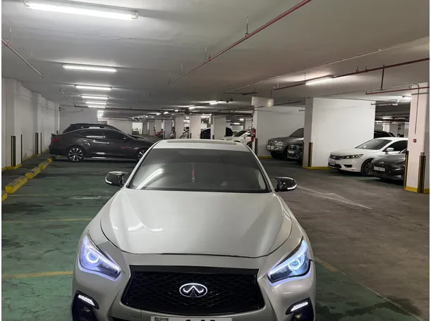 Car image 12