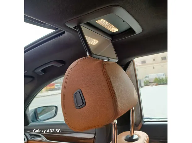 Car image 30