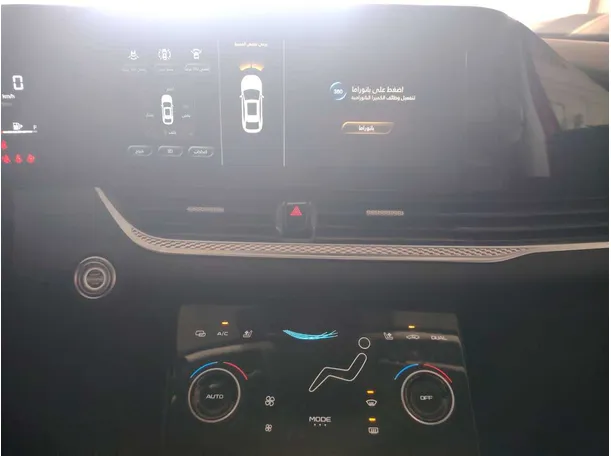 Car image 25