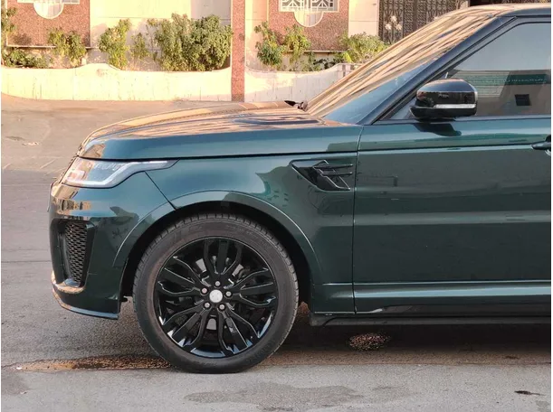 Car image 8