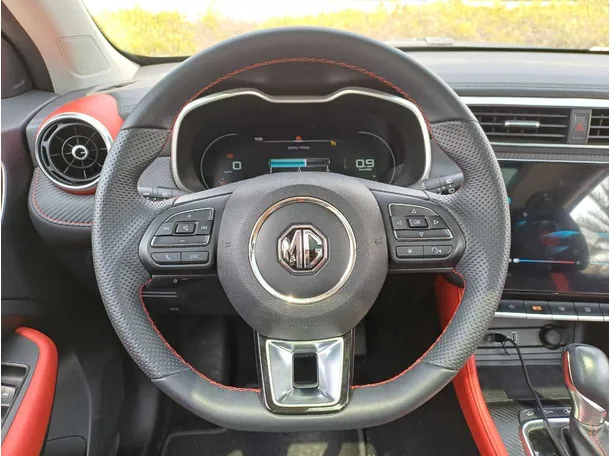 Car image 18