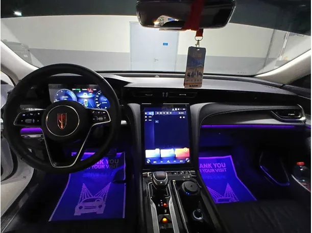 Car image 14