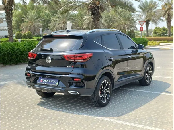 Car image 5