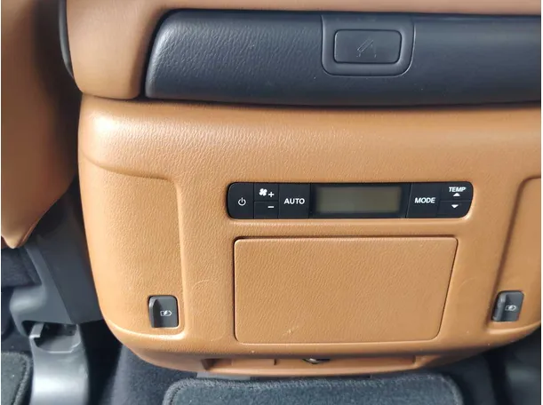 Car image 34